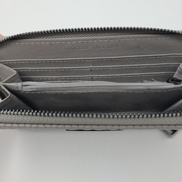 Badgley Mischka‎ Logo Continental Quilted Wallet - Picture 4 of 8